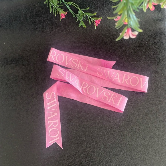 Swarovski Pink Ribbon - Picture 2 of 4